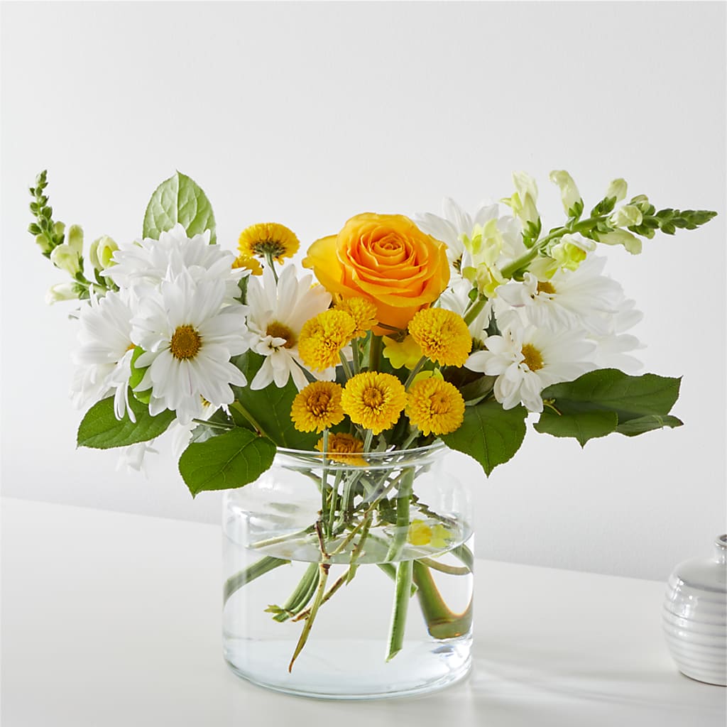 Sun Salutation Bouquet – Moderna Flowers, Rosamond CA