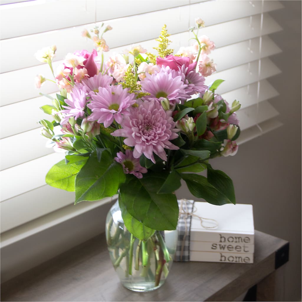 Pastel Tradition - A Florist Original – Moderna Flowers, Rosamond CA