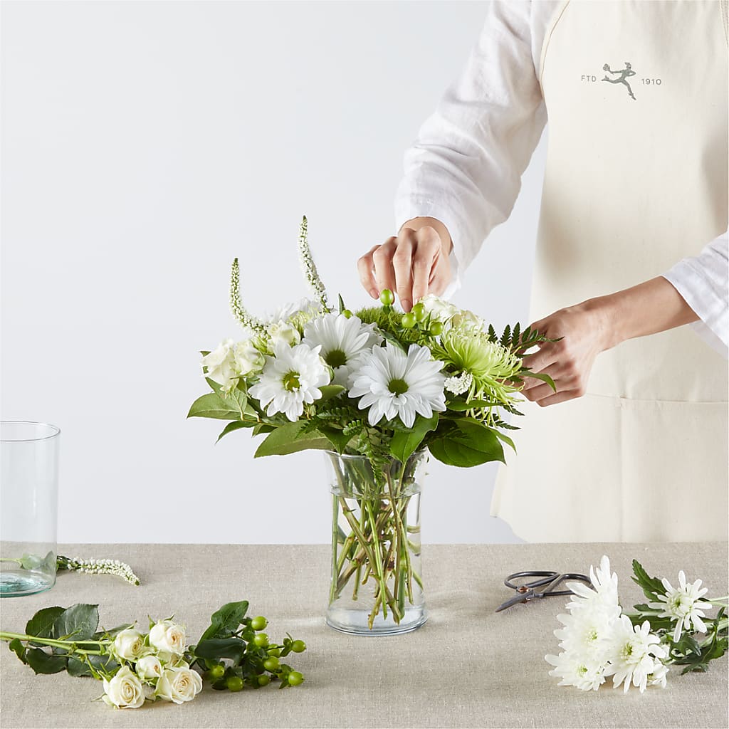 Irish Garden - A Florist Original – Moderna Flowers, Rosamond CA
