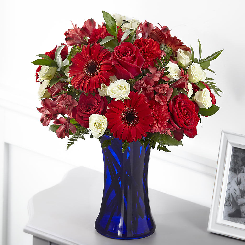 Hearts Embrace Bouquet – Moderna Flowers, Rosamond CA