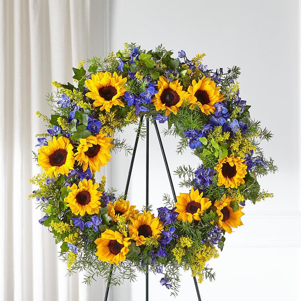 Bright Rays Wreath – Moderna Flowers, Rosamond CA