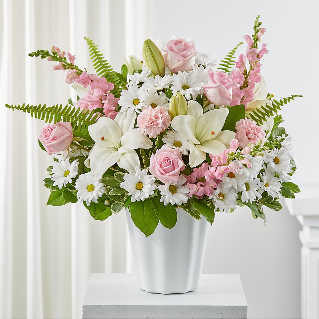 Soft Touch Tabletop Basket – Moderna Flowers, Rosamond CA