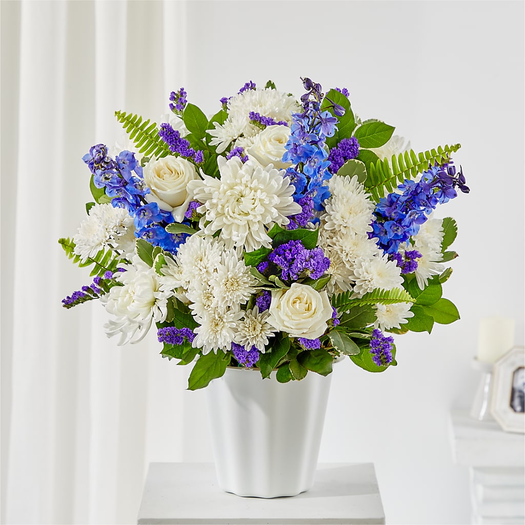 Hold Dear Tabletop Basket – Moderna Flowers, Rosamond CA