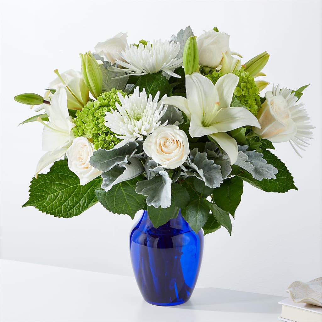 Snowy Dreams Bouquet – Moderna Flowers, Rosamond CA
