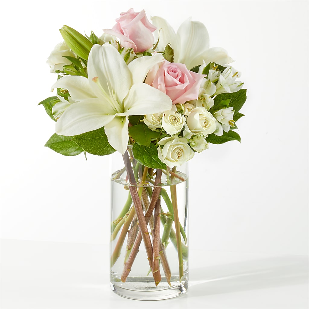 Kindhearted Bouquet – Moderna Flowers, Rosamond CA