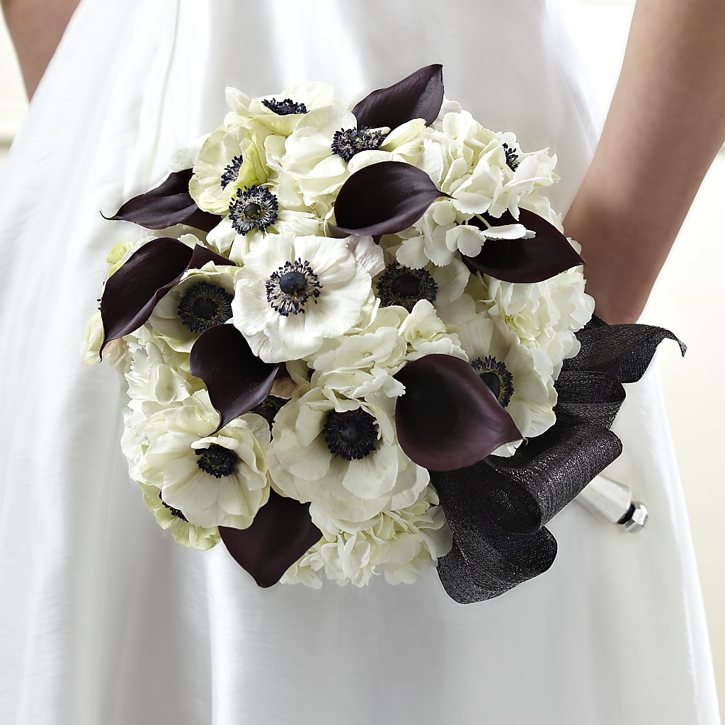 To Have and To Hold Bouquet – Moderna Flowers, Rosamond CA