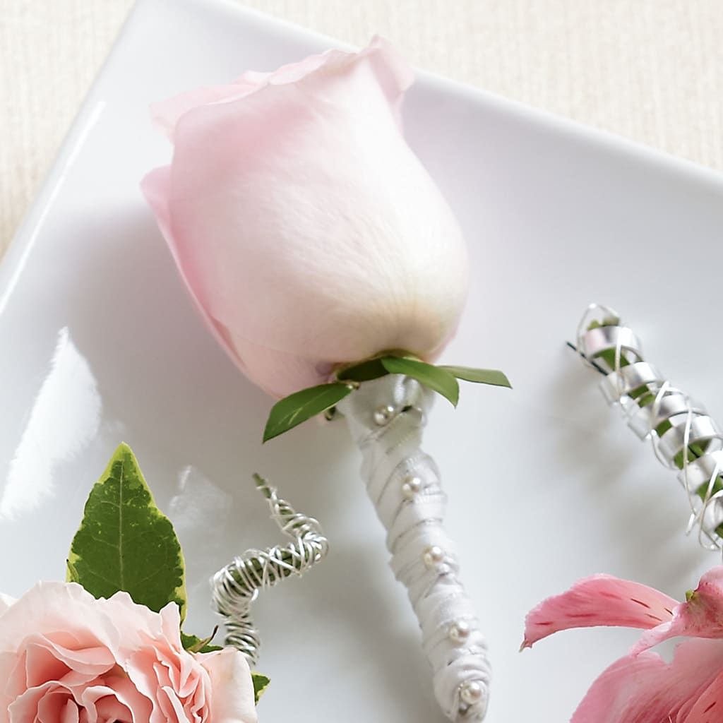 Pink Rose Boutonniere – Moderna Flowers, Rosamond CA