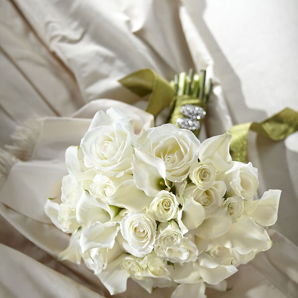 Serene Highness Bouquet – Moderna Flowers, Rosamond CA