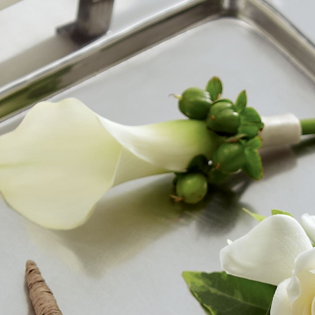 White Calla Boutonniere – Moderna Flowers, Rosamond CA