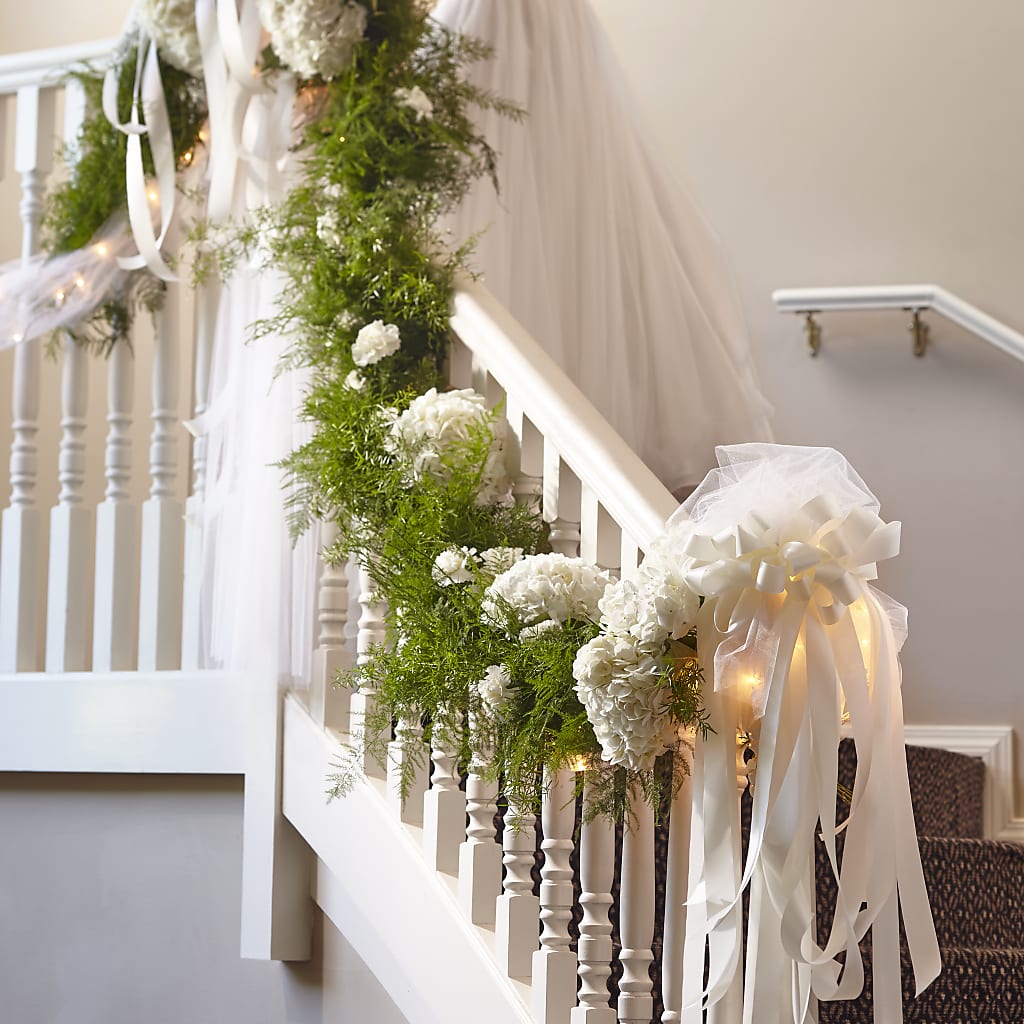Champagne Dreams Garland – Moderna Flowers, Rosamond CA