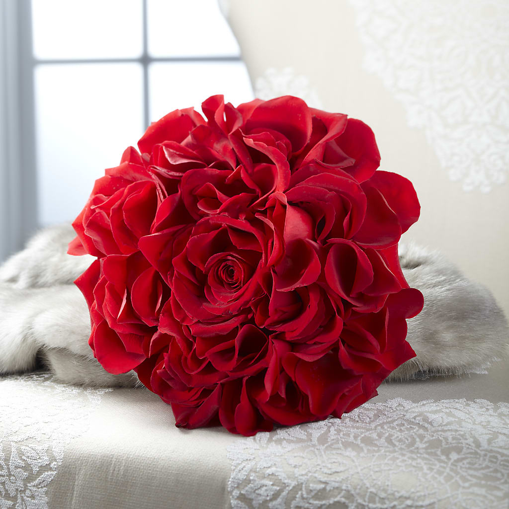 Composite Rose Bouquet – Moderna Flowers, Rosamond CA