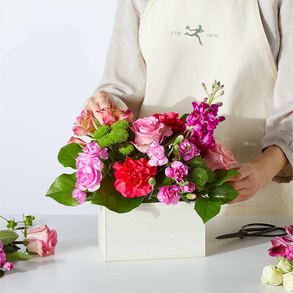 Sweetberry Box – A Florist Original –  Moderna Flowers, Rosamond CA