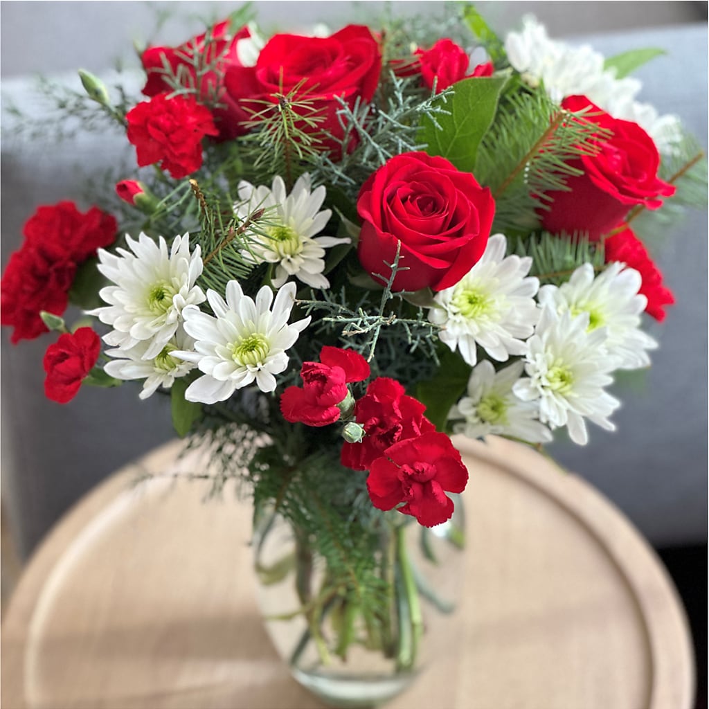 Seasonal Magic Bouquet –  Moderna Flowers, Rosamond CA