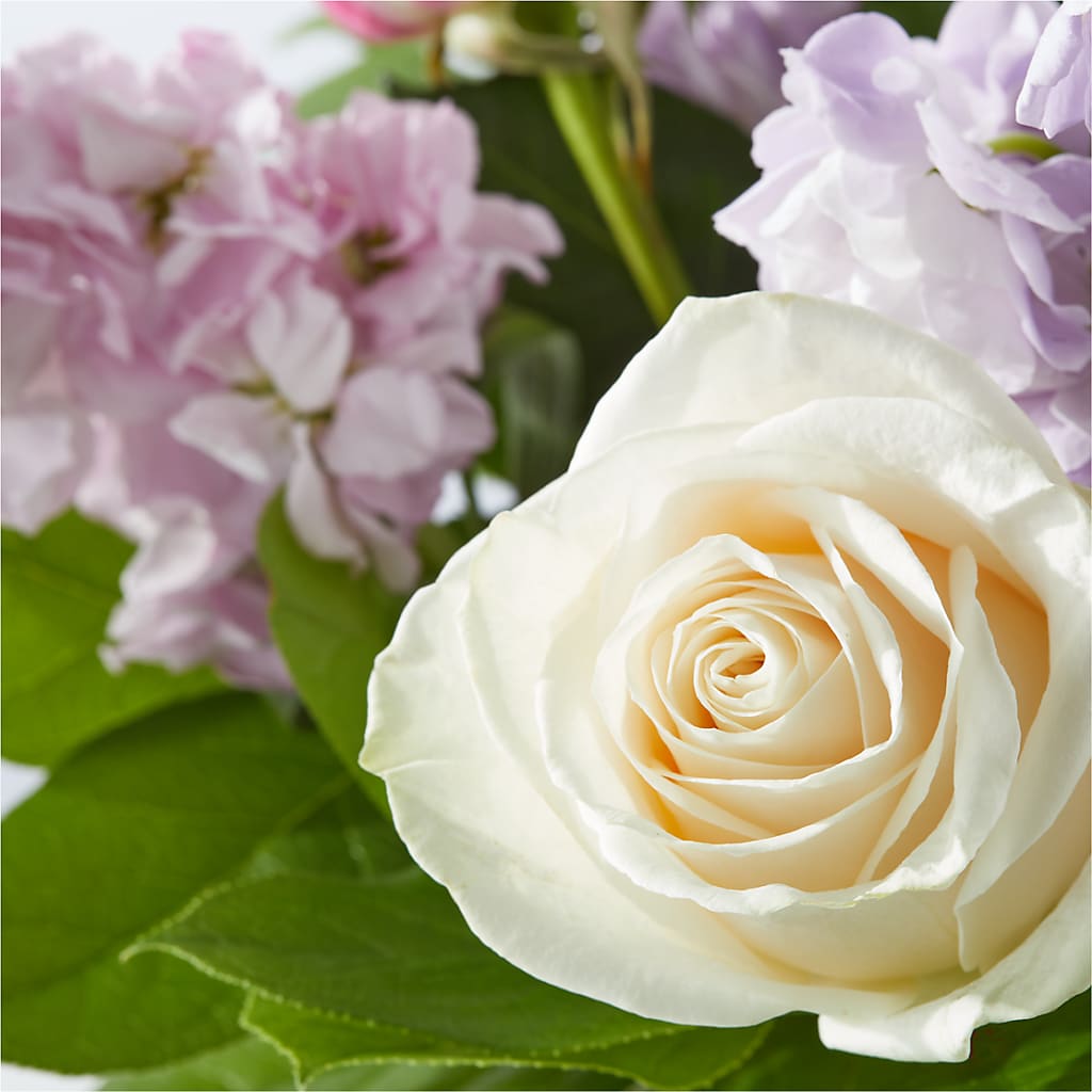 Springtime Spritz Bouquet –  Moderna Flowers, Rosamond CA