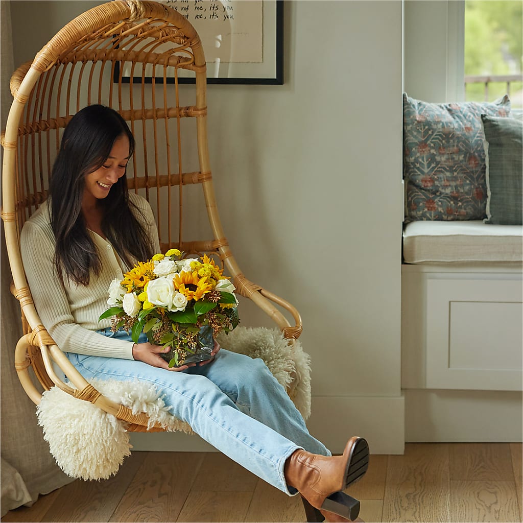 Luminous Morning Bouquet –  Moderna Flowers, Rosamond CA