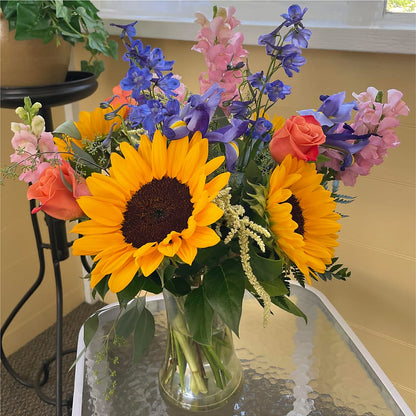 Rays of Life Bouquet –  Moderna Flowers, Rosamond CA