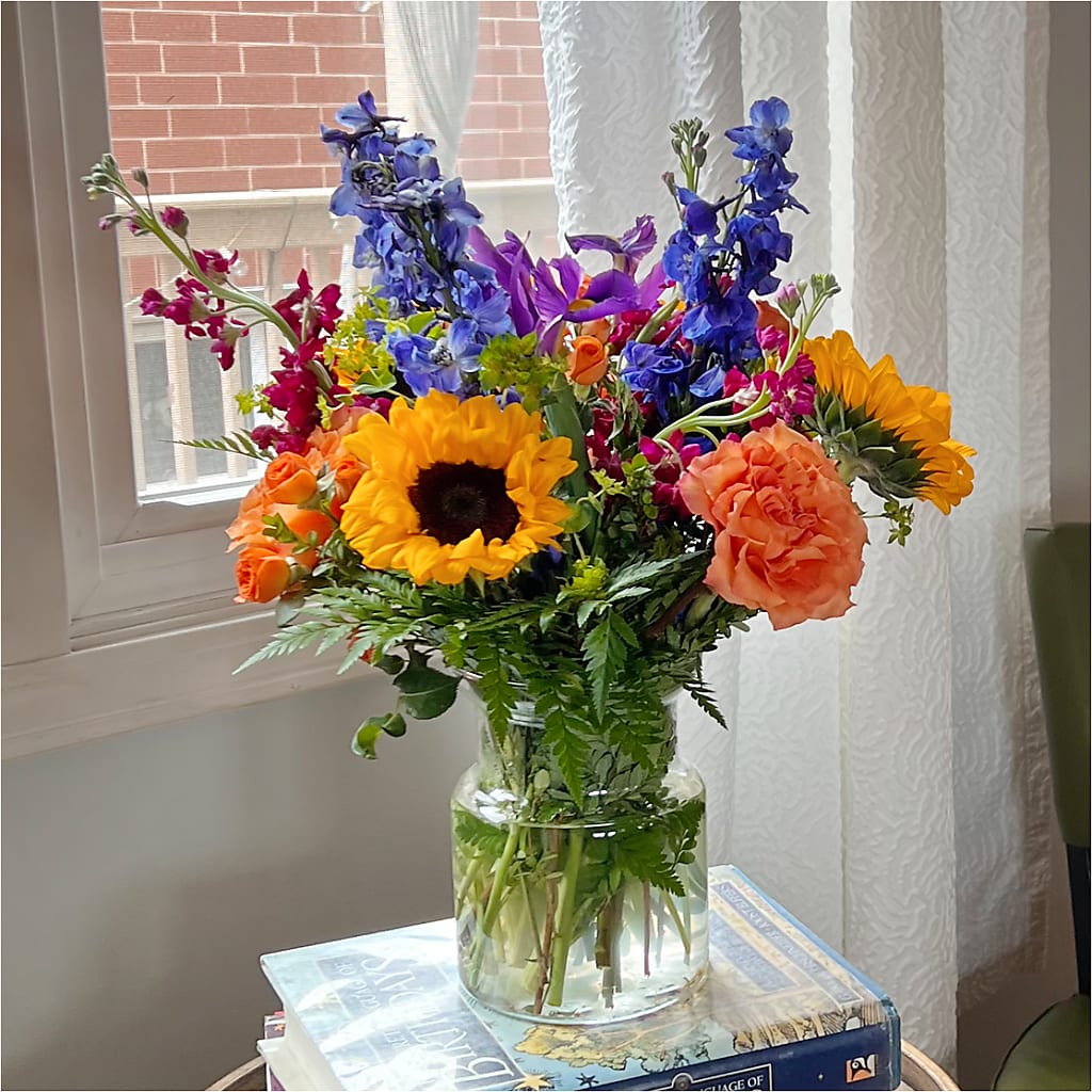Rays of Life Bouquet –  Moderna Flowers, Rosamond CA