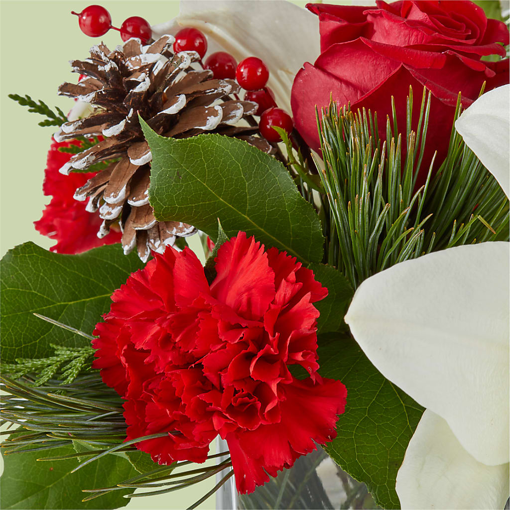 Glistening Icicles Bouquet –  Moderna Flowers, Rosamond CA