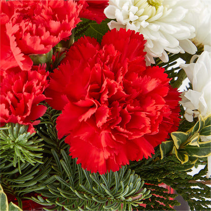 Christmas Market Bouquet –  Moderna Flowers, Rosamond CA