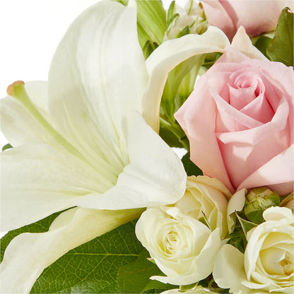 Kindhearted Bouquet –  Moderna Flowers, Rosamond CA