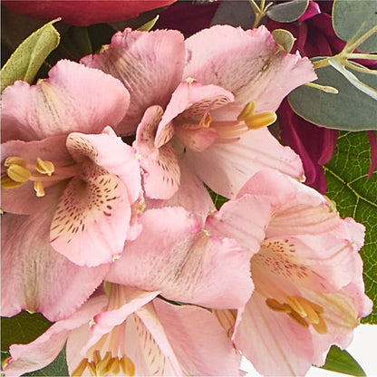 Berry Cobbler Bouquet –  Moderna Flowers, Rosamond CA