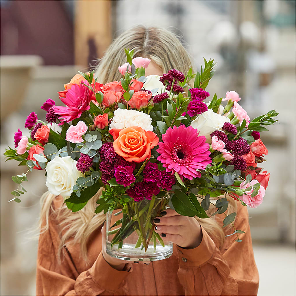 Smell the Roses Bouquet –  Moderna Flowers, Rosamond CA
