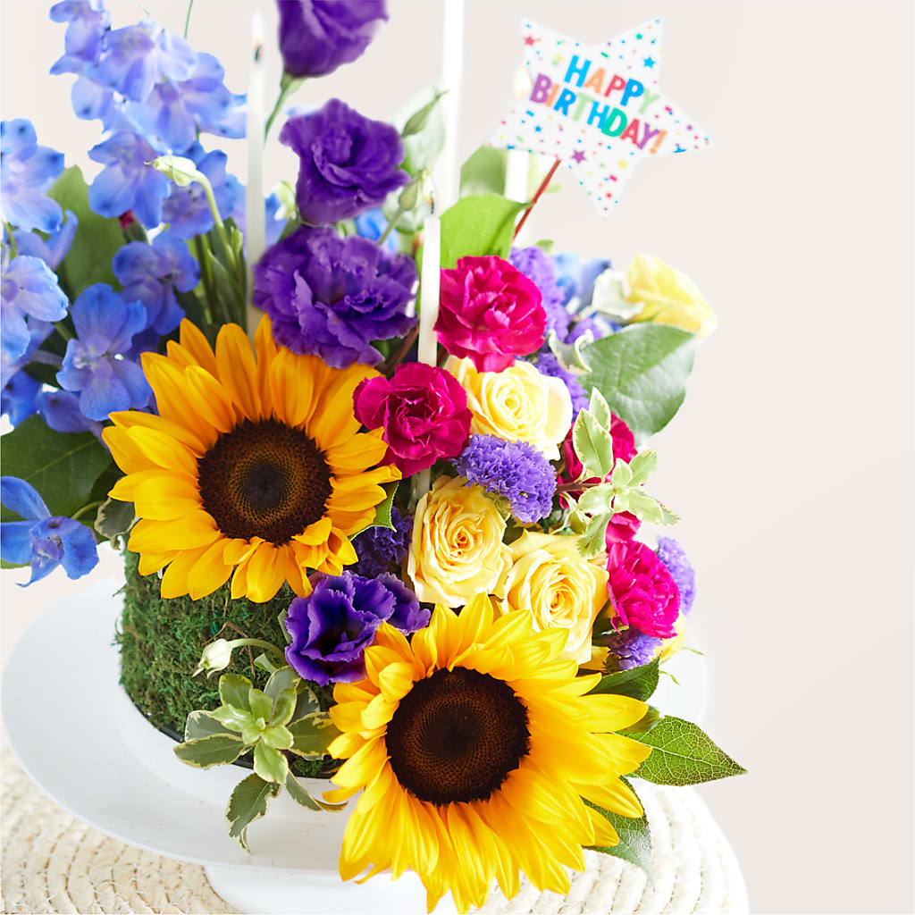 Star of the Day Floral Cake –  Moderna Flowers, Rosamond CA